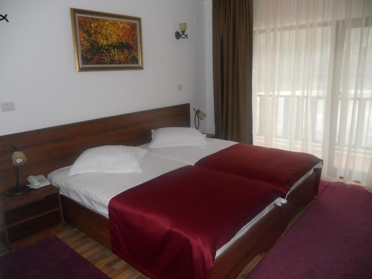 Отель Hotel Class Брезой-45