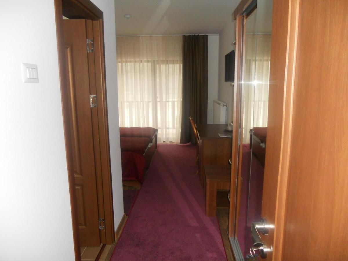 Отель Hotel Class Брезой-46